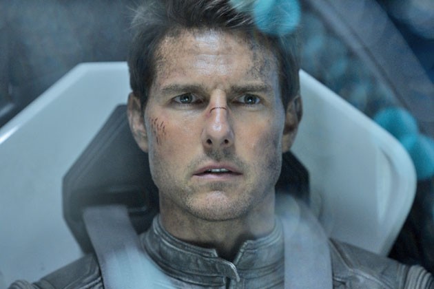 oblivion_review_tom_cruise1