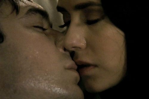 Damon-Elena-Kiss